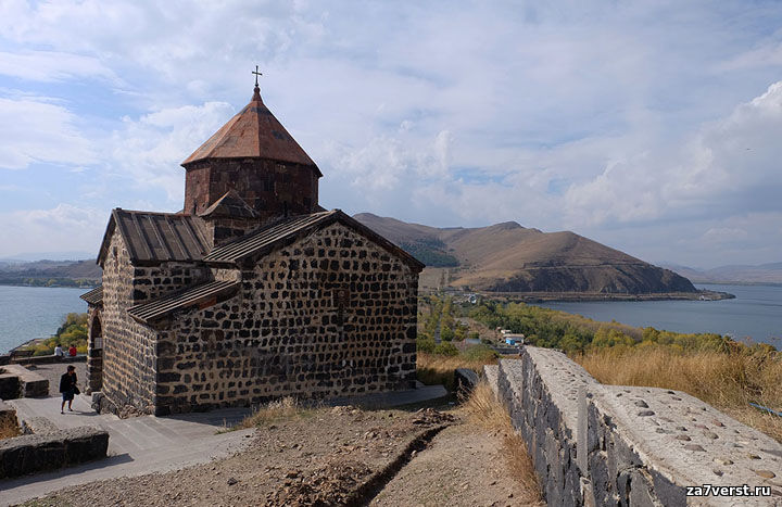 Монастырь Севанаванк - свидетель легендарной битвы 925 года