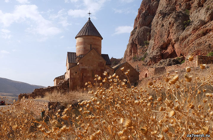Нораванк - древний монастырь среди скал